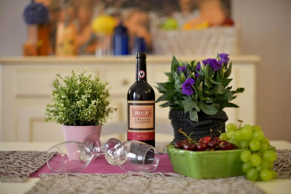 Super Apt In Santa Croce District Florence Apartment